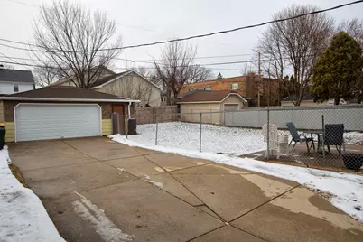 2053 S 91st St, West Allis, WI 53227 - Photo 35