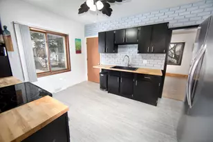 2053 S 91st St, West Allis, WI 53227 - Photo 7