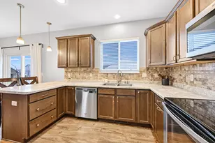 W1171 Meadowsweet Pass, Ixonia, WI 53036 - Photo 13