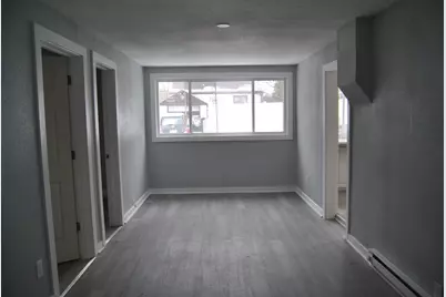 3219 W Lynndale Ave, Greenfield, WI 53221 - Photo 7