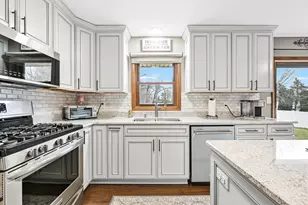 25924 Bennington Dr, Racine, WI 53185 - Photo 3