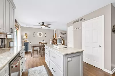 25924  Bennington Dr, Racine, WI 53185 - Photo 9