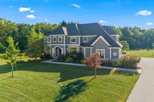 W339S271 Foxtail Ct, Delafield, WI 53066 - Photo 1