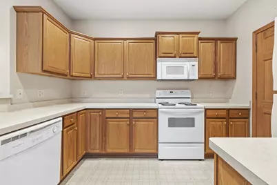 223  Fifth St #319, Hartford, WI 53027 - Photo 9