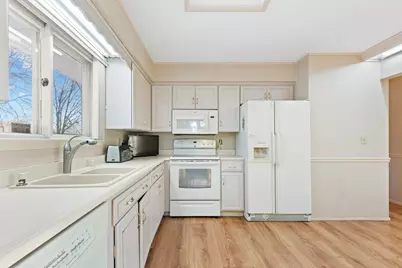 1929  Sunnyside Dr, Waukesha, WI 53186 - Photo 9