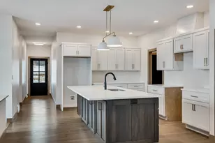 4043 Brooke Elizabeth Dr, Onalaska, WI 54650 - Photo 3