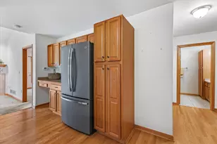 7084 S Fieldstone Ct, Franklin, WI 53132 - Photo 9