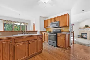 7084 S Fieldstone Ct, Franklin, WI 53132 - Photo 7