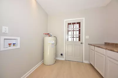 1350  Parkway Dr, Brookfield, WI 53005 - Photo 21