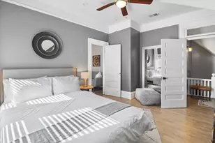 1923 N Oakland Ave, Milwaukee, WI 53202 - Photo 41