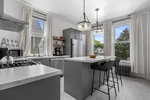 1923 N Oakland Ave, Milwaukee, WI 53202 - Photo 21