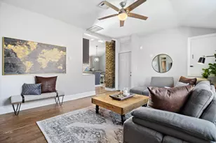 1923 N Oakland Ave, Milwaukee, WI 53202 - Photo 33