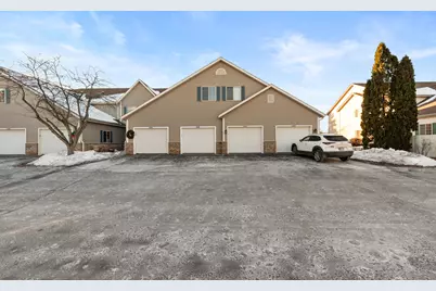 2105  Pine Ridge Ct #H, Grafton, WI 53024 - Photo 37