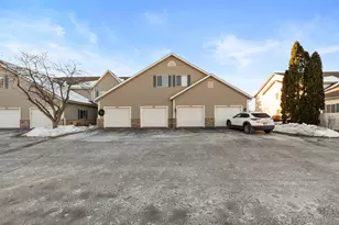 2105 Pine Ridge Ct, Grafton, WI 53024 - Photo 37