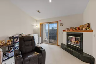 2105 Pine Ridge Ct, Grafton, WI 53024 - Photo 5