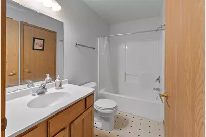 2105  Pine Ridge Ct #H, Grafton, WI 53024 - Photo 11