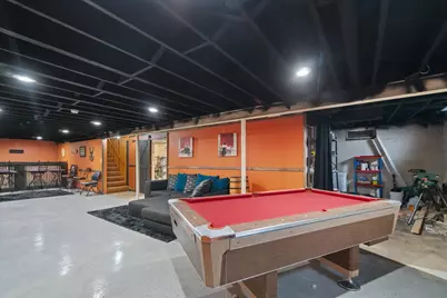 2826 W Green Tree Rd, Glendale, WI 53209 - Photo 25