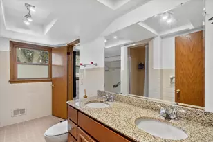 2826 W Green Tree Rd, Glendale, WI 53209 - Photo 17