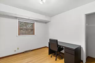 2826 W Green Tree Rd, Glendale, WI 53209 - Photo 19