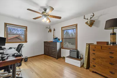 2826 W Green Tree Rd, Glendale, WI 53209 - Photo 21