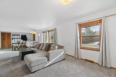 2826 W Green Tree Rd, Glendale, WI 53209 - Photo 9