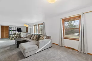 2826 W Green Tree Rd, Glendale, WI 53209 - Photo 9