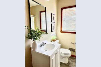 7824 W Herbert Ave, Milwaukee, WI 53218 - Photo 9