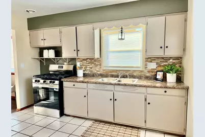 7824 W Herbert Ave, Milwaukee, WI 53218 - Photo 3