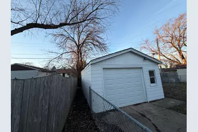 7824 W Herbert Ave, Milwaukee, WI 53218 - Photo 15