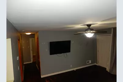 6026 W Stack Dr, Milwaukee, WI 53219 - Photo 9