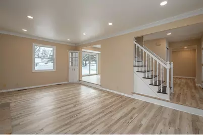 W233N6950  Salem Dr, Sussex, WI 53089 - Photo 7