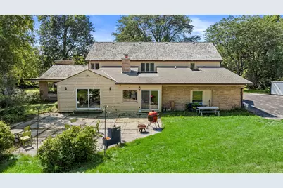 2416 W Dean Ct, River Hills, WI 53217 - Photo 31