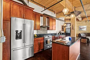 1818 N Water St, Milwaukee, WI 53202 - Photo 3