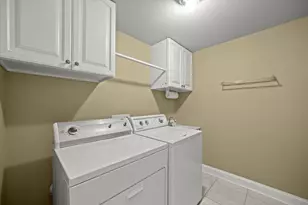 N59W17728 Meadow Ct, Menomonee Falls, WI 53051 - Photo 33