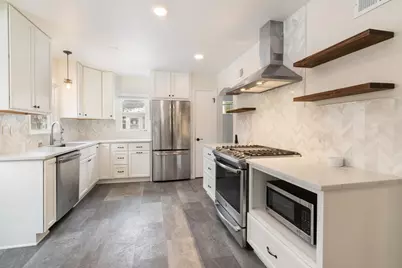 5751 N Shoreland Ave, Whitefish Bay, WI 53217 - Photo 9