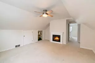 5751 N Shoreland Ave, Whitefish Bay, WI 53217 - Photo 15