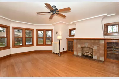 3777 S Ahmedi Ave, Saint Francis, WI 53235 - Photo 3