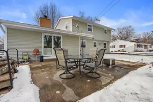 W177N9140 St Francis Dr, Menomonee Falls, WI 53051 - Photo 39