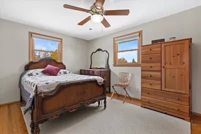 W177N9140  St Francis Dr, Menomonee Falls, WI 53051 - Photo 25