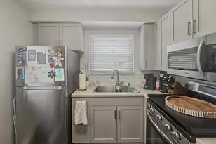 3019 S 50th St, Milwaukee, WI 53219 - Photo 9