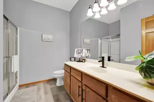 W170N5574 Ridgewood Dr, Menomonee Falls, WI 53051 - Photo 15