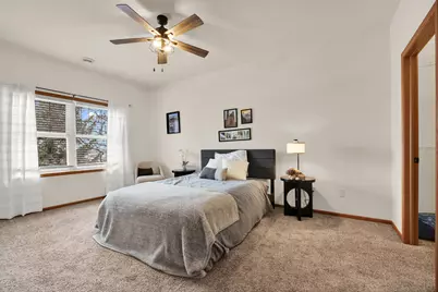 W170N5574  Ridgewood Dr, Menomonee Falls, WI 53051 - Photo 13