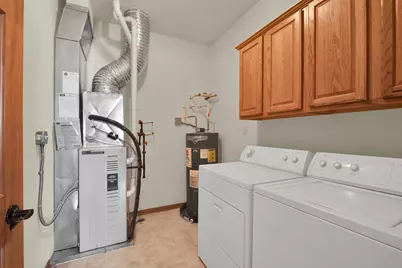 W170N5574  Ridgewood Dr, Menomonee Falls, WI 53051 - Photo 23