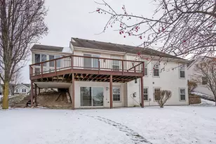 1632 Auburn Ct, Waukesha, WI 53189 - Photo 5