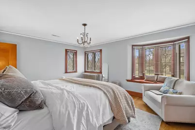 6742  Hillcrest Dr, Wauwatosa, WI 53213 - Photo 9