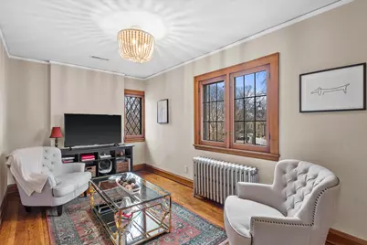 6742  Hillcrest Dr, Wauwatosa, WI 53213 - Photo 11