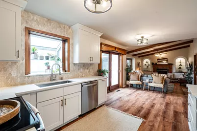 N101W15877  Santa Fe Dr, Germantown, WI 53022 - Photo 9