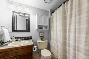 909 York Imperial Dr, Oconomowoc, WI 53066 - Photo 25