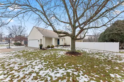 909  York Imperial Dr, Oconomowoc, WI 53066 - Photo 37