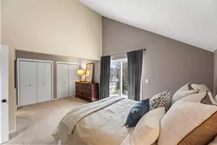 909 York Imperial Dr, Oconomowoc, WI 53066 - Photo 21